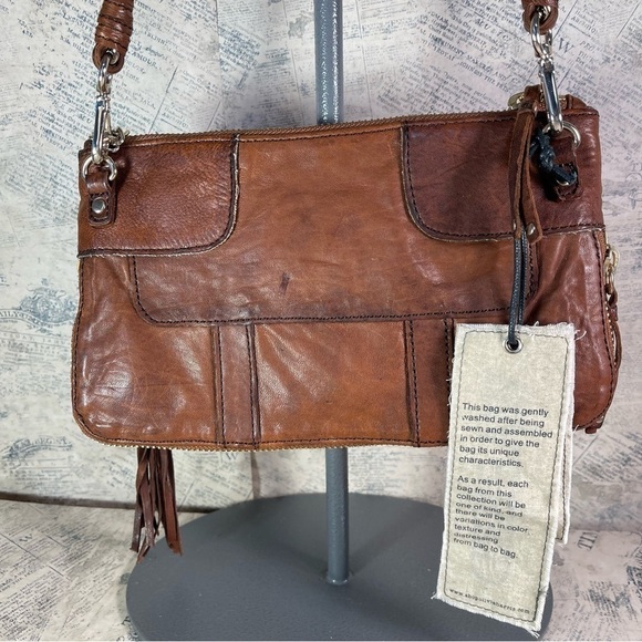 Olivia Harris Moto Chain Mio Black Leather Cross Body Bag - Picture 4 of 16